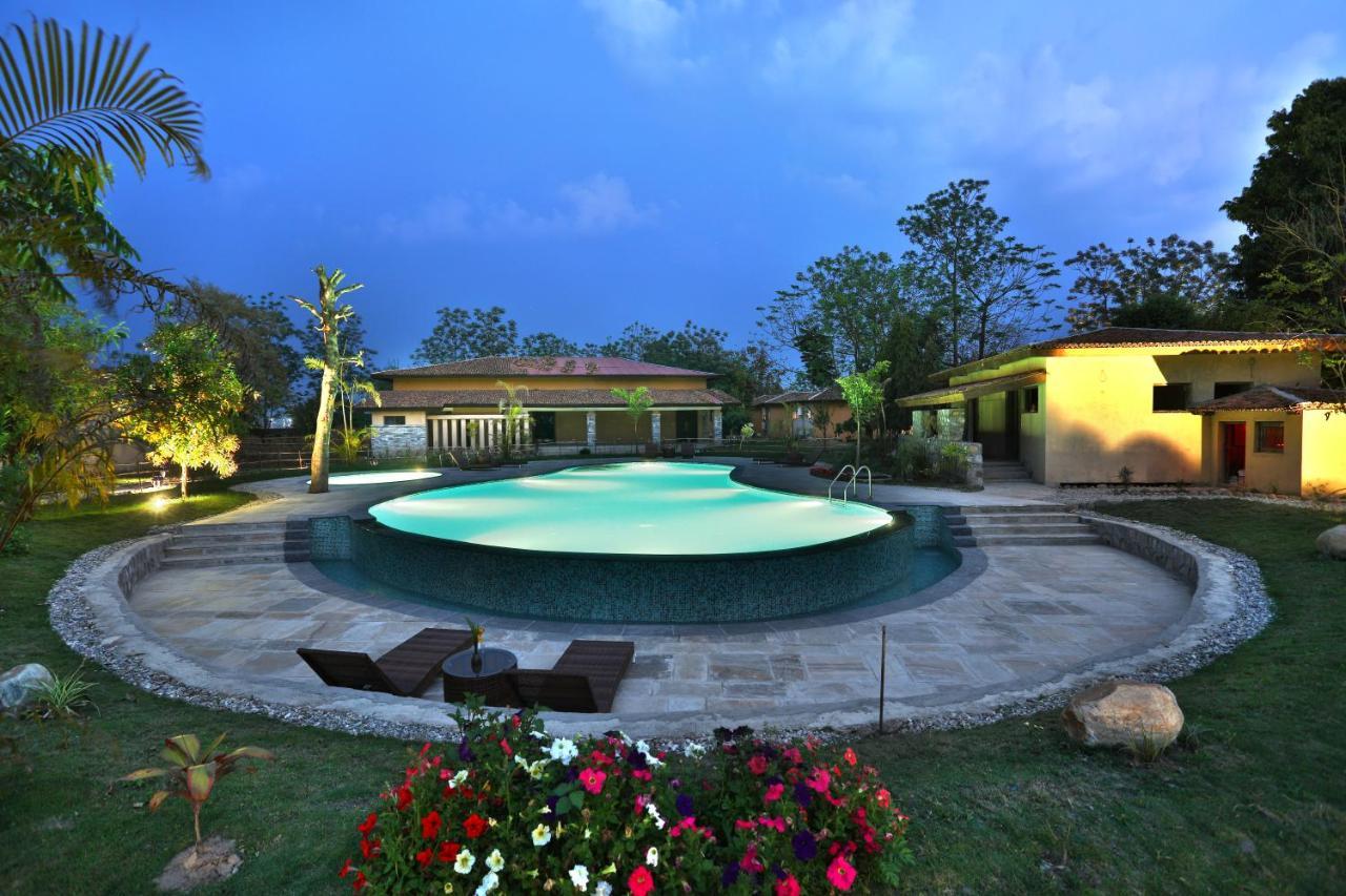 Jungle Villa Resort - Near Chitwan National Park Exterior photo