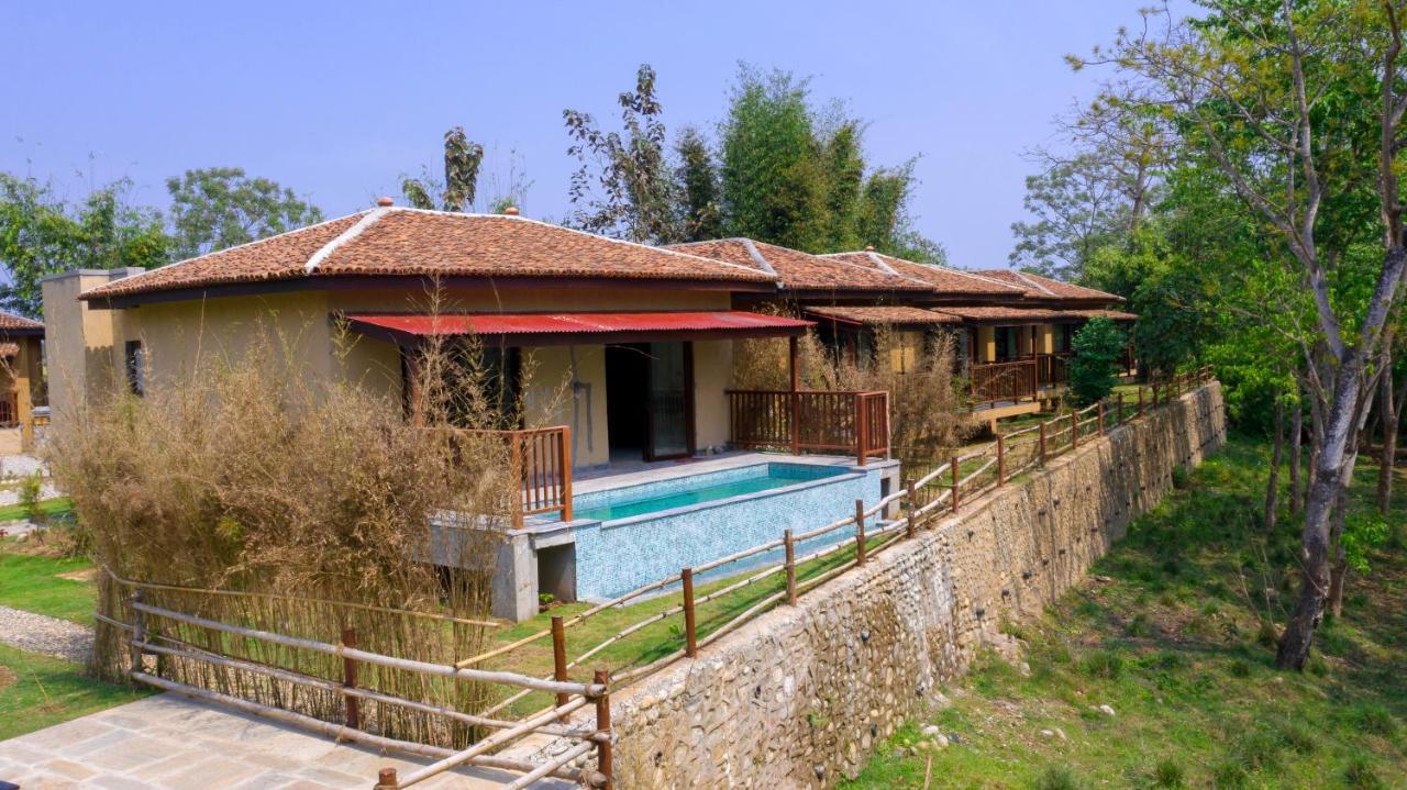 Jungle Villa Resort - Near Chitwan National Park Exterior photo