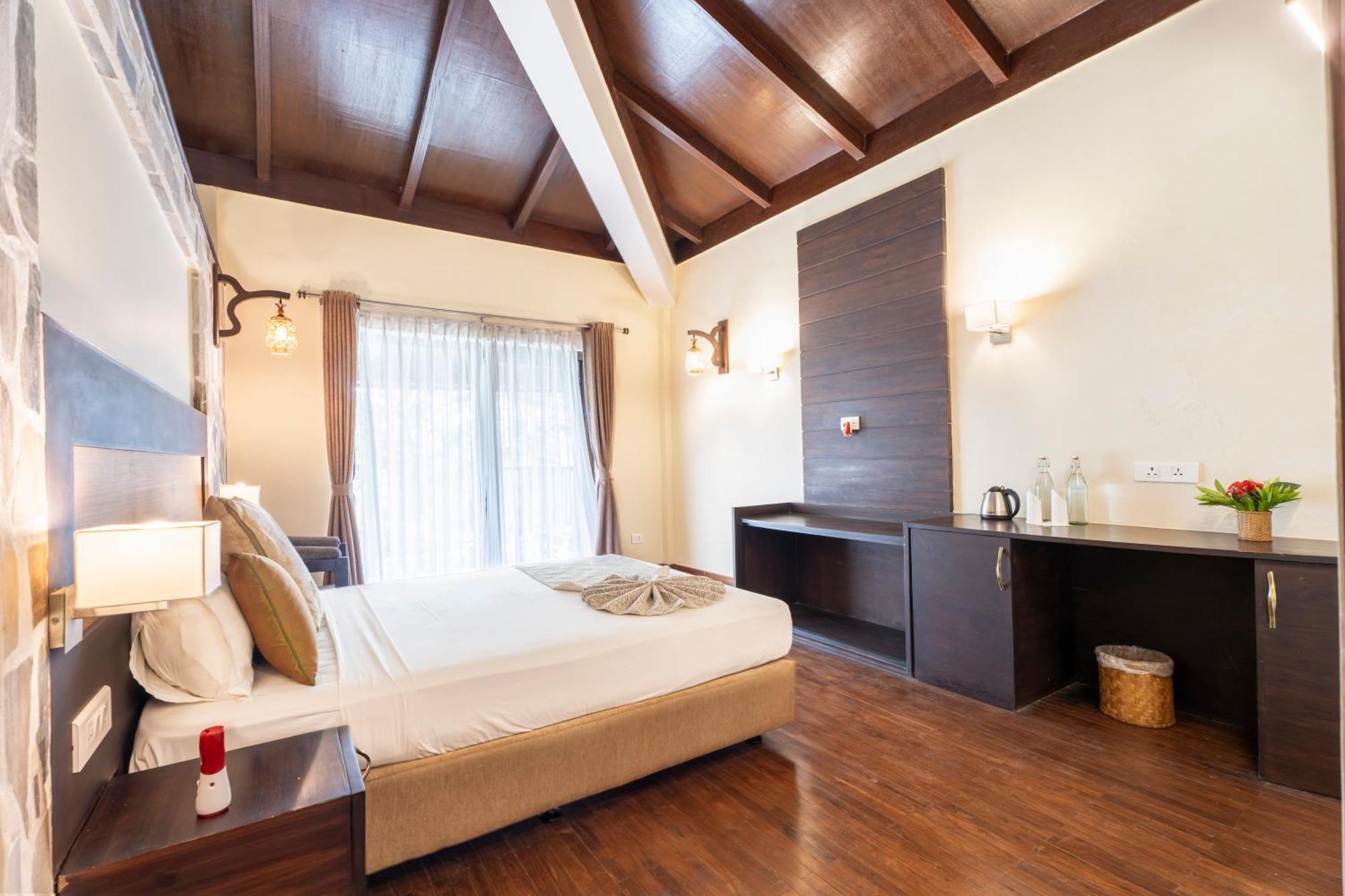 Jungle Villa Resort - Near Chitwan National Park Exterior photo