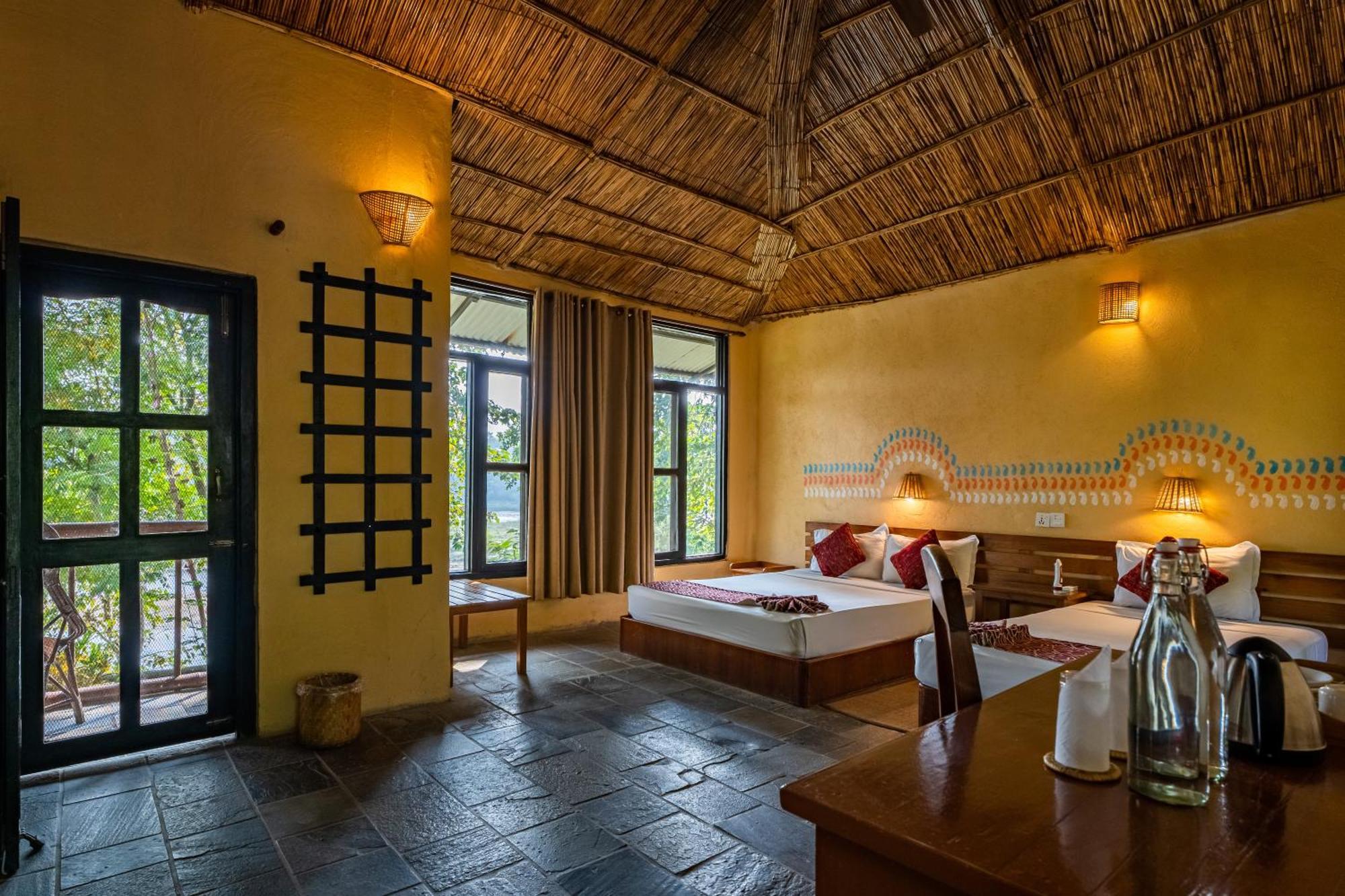 Jungle Villa Resort - Near Chitwan National Park Exterior photo